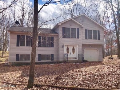 217 Chipmunk Rd, Bushkill, PA 18324 - photo 2