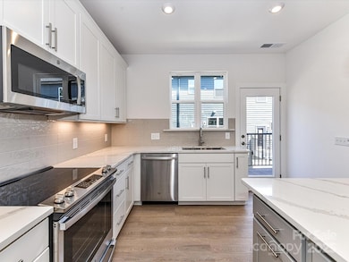 7011 Impulse Ct, Charlotte, NC 28205 - photo 2