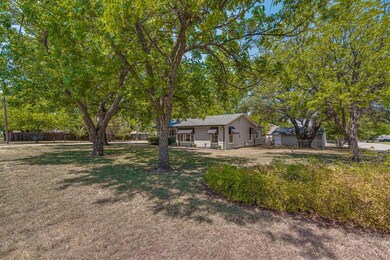 1302 Grand Ave, Cleburne, TX 76033 - photo 4