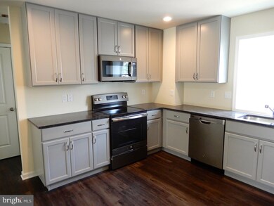 818 Summer Ave, Lansdale, PA 19446 - photo 7