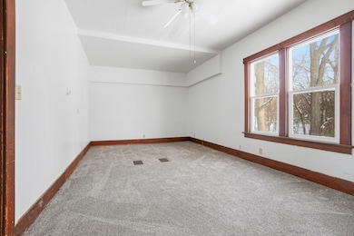 621 Sub van Buren, Muscatine, IA 52761 - photo 3