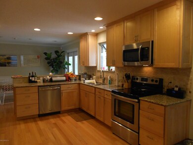 Kitchen w/Granite Counters/SS Appliances