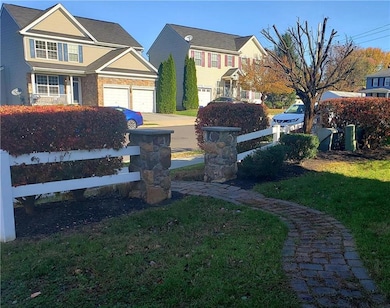 16 E Coleman St, Allentown, PA 18103 - photo 2