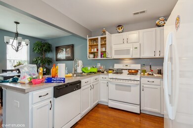 975 Symphony Dr unit 2221, Aurora, IL 60504 - photo 4