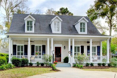 Lovely curb appeal!
