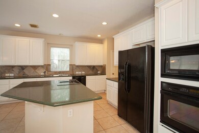 58 N Bluff Creek Cir, Spring, TX 77382 - photo 2