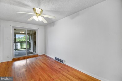 672 Rively Ave, Glenolden, PA 19036 - photo 4