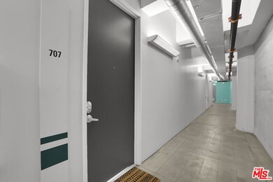 746 S Los Angeles St unit 707, Los Angeles, CA 90014 - photo 5