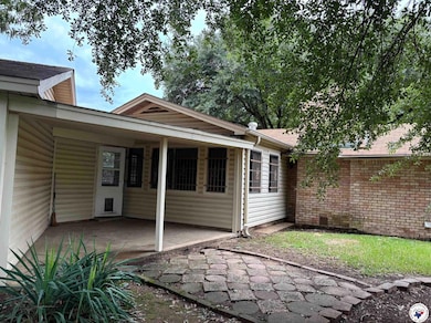 15 N Hermitage Dr, Texarkana, AR 71854 - photo 2