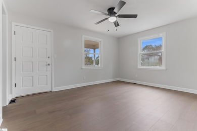 148 Southland Ave, Boiling Springs, SC 29316 - photo 6