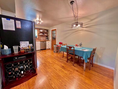 Dining area & Kitchen