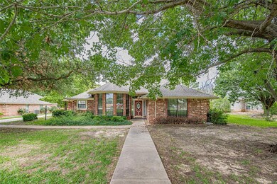 602 Aqua Vista Dr, Granbury, TX 76049 - photo 2