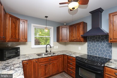 413 Holly Dr, Annapolis, MD 21403 - photo 5