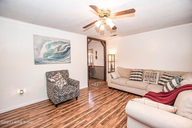 6513 Burlwood Dr, Louisville, KY 40229 - photo 5