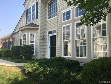 Tons of large windows / natural daylight