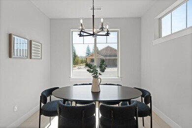 CC182-Arcadia-G-Classic-STAGED-DiningRoo