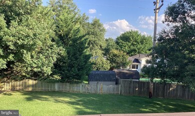 6905 Niles Dr, Laurel, MD 20707 - photo 2