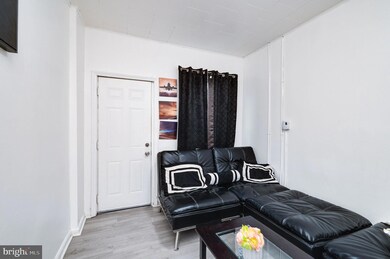 513A Maple St, Reading, PA 19602 - photo 2