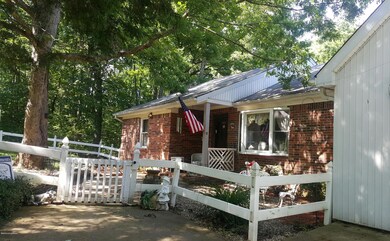 670 Simmons Ln, Mount Washington, KY 40047 - photo 2