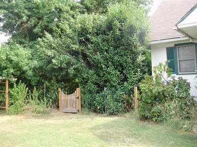 1071 SE Grandview Ave, Grants Pass, OR 97527 - photo 4