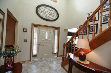 2 story entrance, beautiful neutral new tiles, win