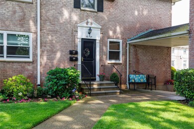 82-25 268th St unit 175B, New Hyde Park, NY 11040 - photo 7