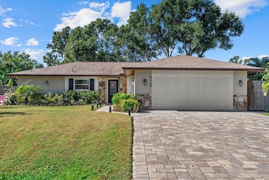 4428 Meadow Creek Cir, Sarasota, FL 34233 - photo 2