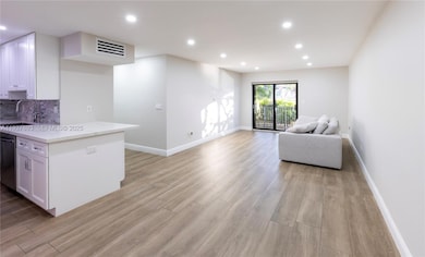 6855 Edgewater Dr unit 1DS, Coral Gables, FL 33133 - photo 5