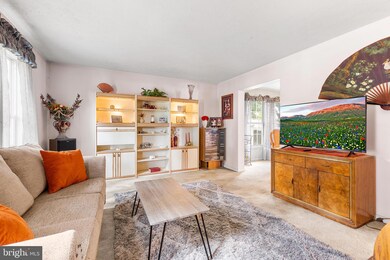 26 Jennifer Ln, Morrisville, PA 19067 - photo 4