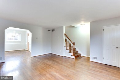 208 W Taylor Run Pkwy, Alexandria, VA 22314 - photo 5