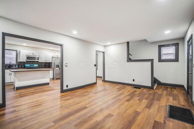 16-web-or-mls-153-clarendon-ave