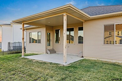 7230 NW Beartooth Ct, Lincoln, NE 68531 - photo 4