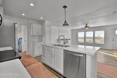 25349 N Mitchell Rd, Paulden, AZ 86334 - photo 5