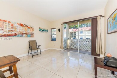 18320 NW 68th Ave unit I, Hialeah, FL 33015 - photo 4