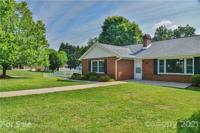 9 Old Highway 20 Rd, Asheville, NC 28806 - photo 2