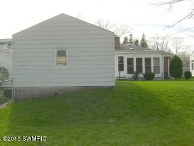 105 N 15th St, Niles, MI 49120 - photo 3