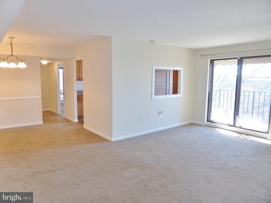136 Roberts Ln unit 401, Alexandria, VA 22314 - photo 2