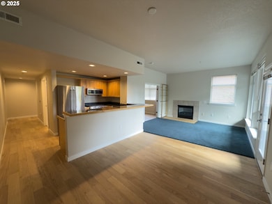 2327 NW Northrup St unit 8, Portland, OR 97210 - photo 4