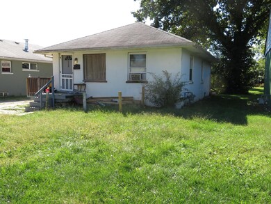 2129 Myrtle