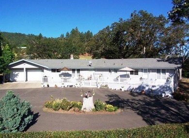 3930 Old Stage Rd, Central Point, OR 97502 - photo 5