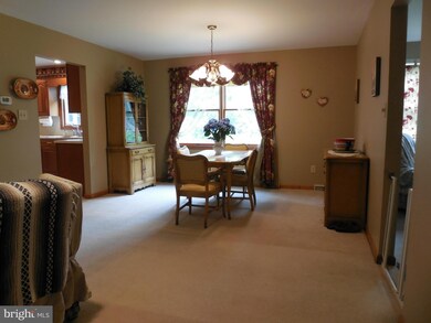 2472 Mccleary Dr, Chambersburg, PA 17201 - photo 7