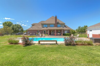 Welcome to 2211 W 112th Ct. This two story full br