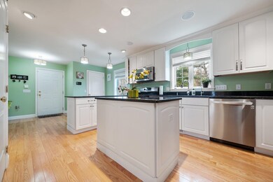 146 E Dunstable Rd, Nashua, NH 03062 - photo 3