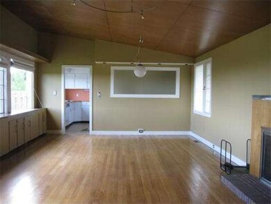 14 Quissett St, Worcester, MA 01602 - photo 5