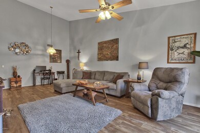 Spacious Greatroom