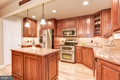 1708 Amberfield Ct, Crofton, MD 21114 - photo 6