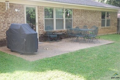 3902 Lexington Dr, Tyler, TX 75701 - photo 4