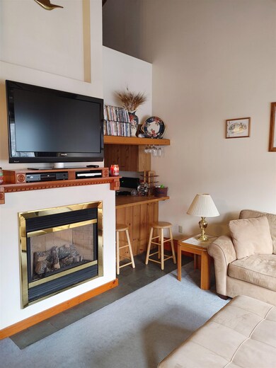 32 Fox Run Rd unit 2, Lincoln, NH 03251 - photo 3