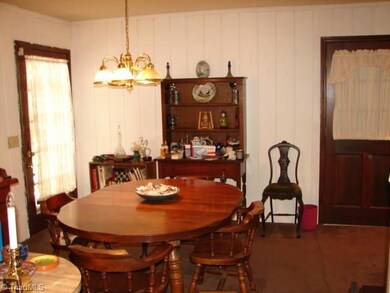 1825 Lantern Dr, Asheboro, NC 27205 - photo 7