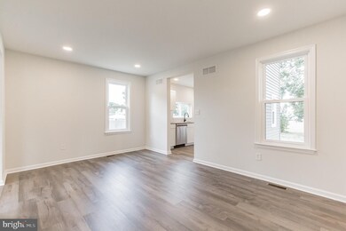 312 Billingsport Rd, Paulsboro, NJ 08066 - photo 5